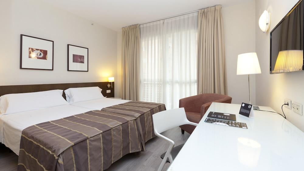 Hotel Vértice Sevilla - Featured Image