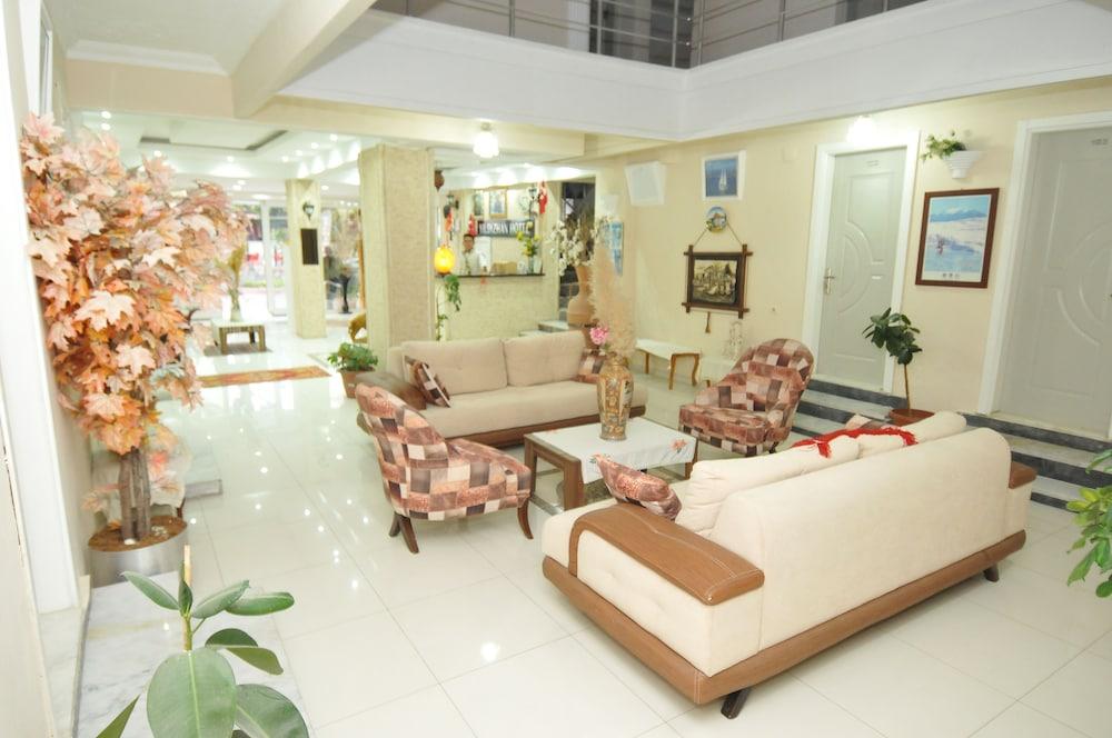 Yildizhan Hotel - Lobby Sitting Area