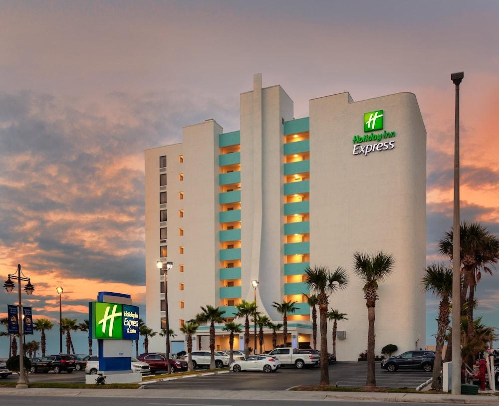 Holiday Inn Express & Suites Oceanfront, an IHG Hotel - Featured Image