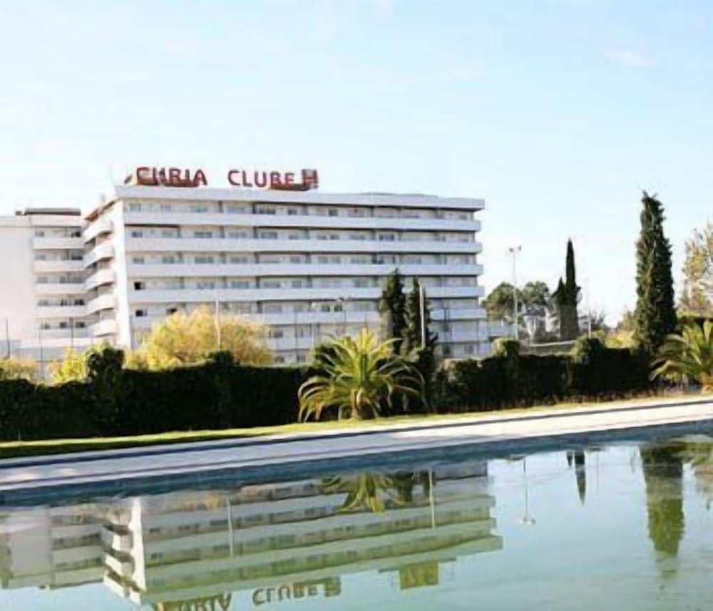 Curia Clube Apartments - Featured Image