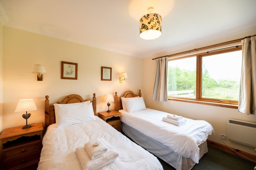 Capercaillie Cottage - Room
