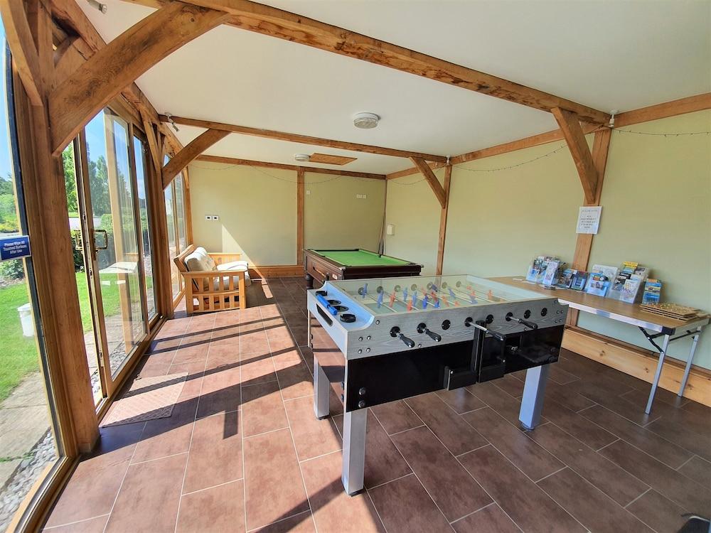 The Victorian Barn self catering holidays with pool & hot tubs - Game Room
