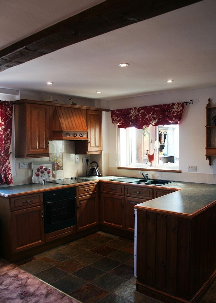Avon Lodge - Private kitchen