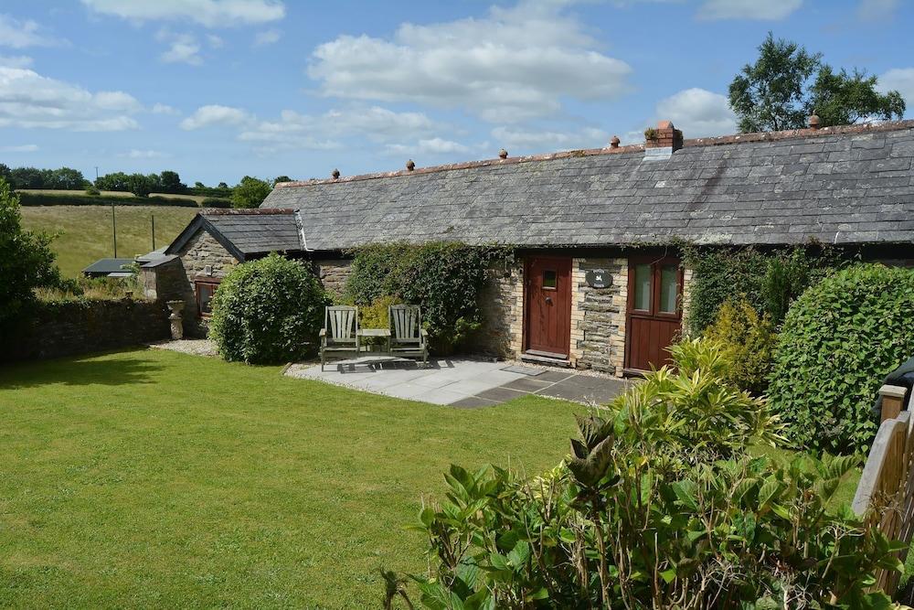 Delightful single storey barn with charming features near Looe - Featured Image
