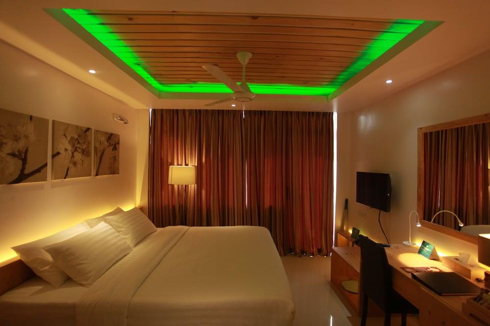 Pine Lodge Maldives - Room