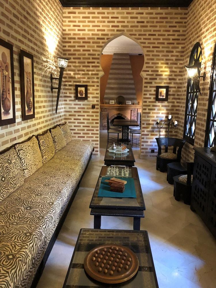 Riad Soleil d'Orient - Lobby Sitting Area