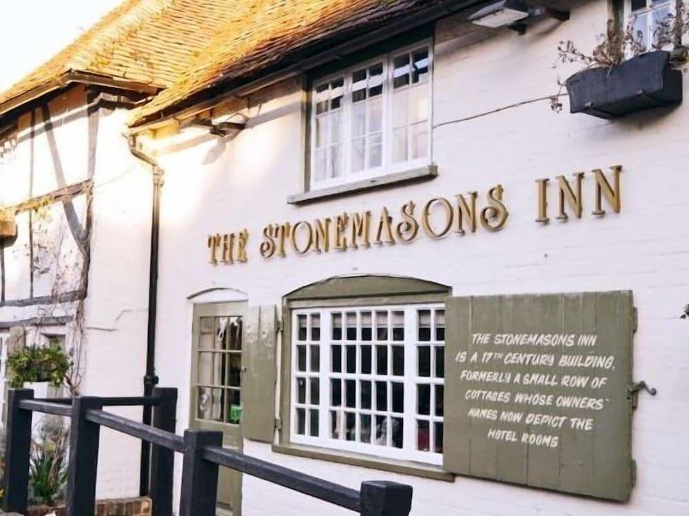The Stonemasons Inn - Featured Image