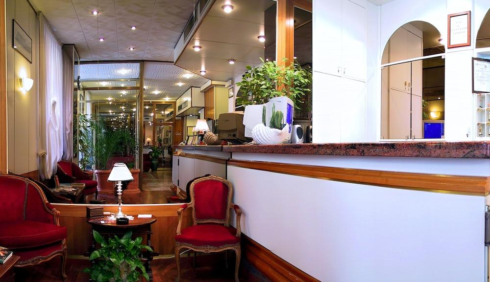 Hotel Mayorca - Featured Image