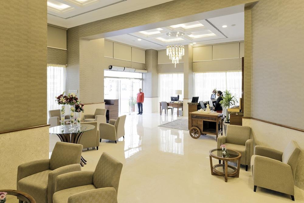 Emirates Plaza Hotel - Lobby Lounge