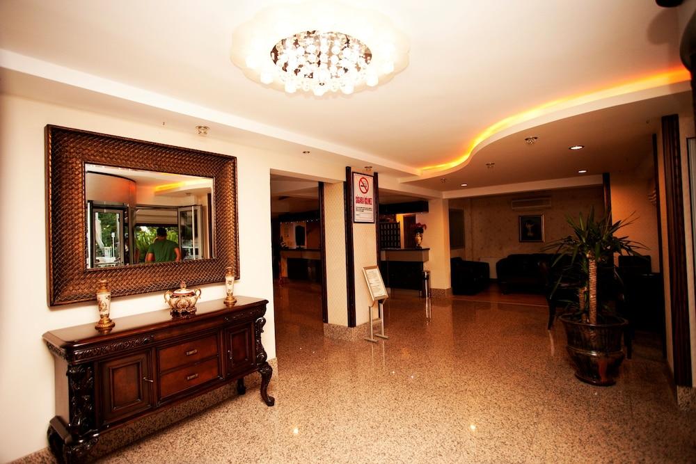 Duqqan Deluxe Hotel - Lobby
