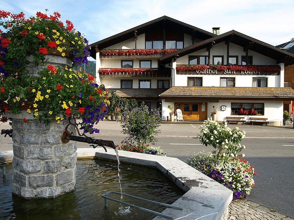 Hotel Löwen Lingenau - Exterior