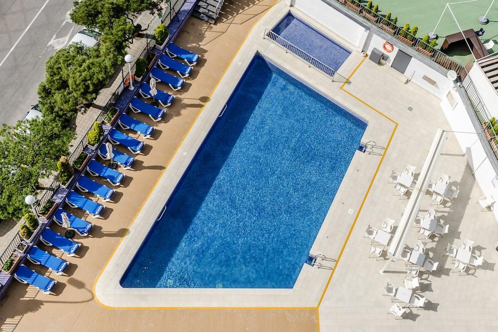 Hotel Maya - Pool