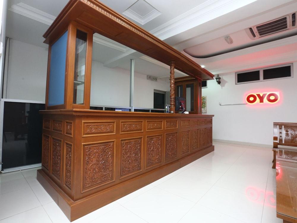 OYO 89435 Nusantara Group Hotel - Reception