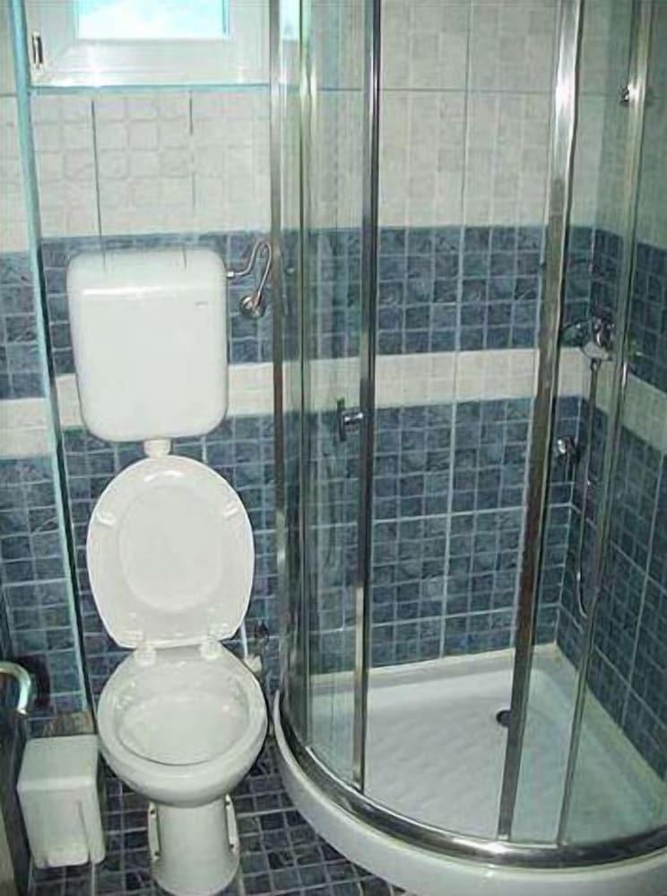 هوتل سان - Bathroom
