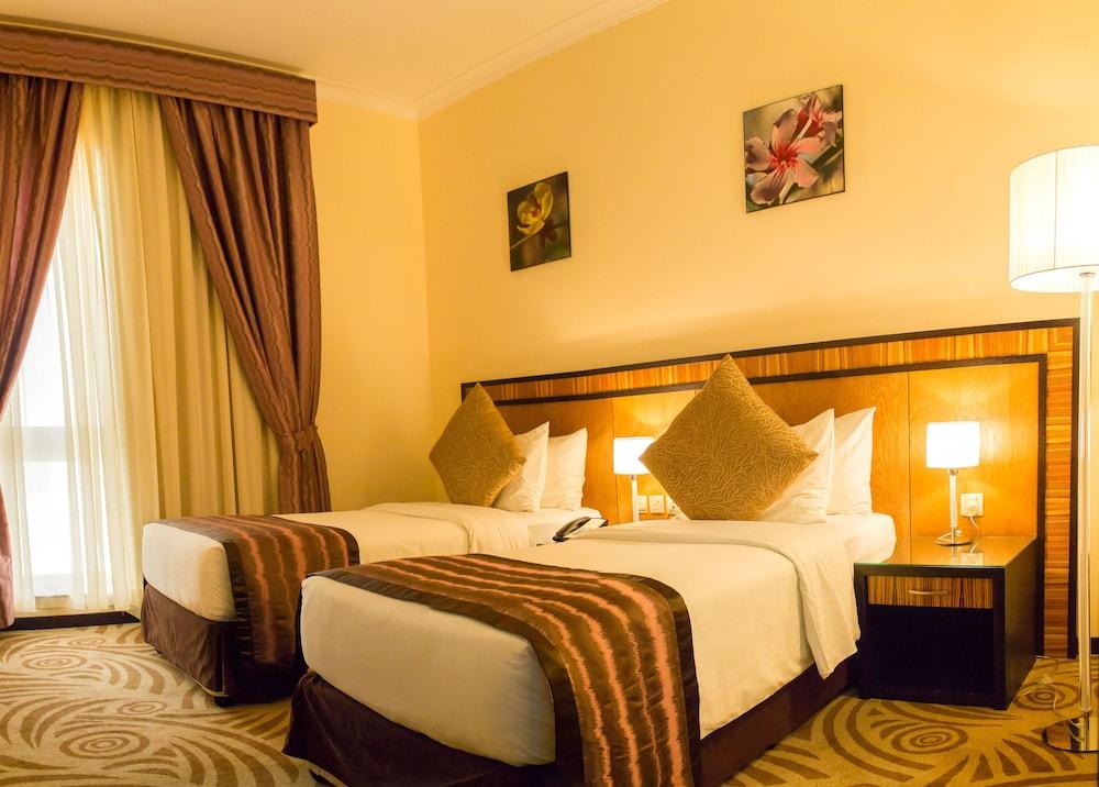 Al Majaz Premiere Hotel Apartment - Room