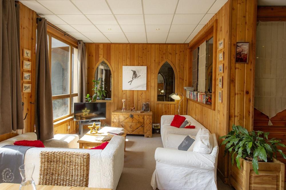 Résidence Alpina Lodge - Lobby Sitting Area
