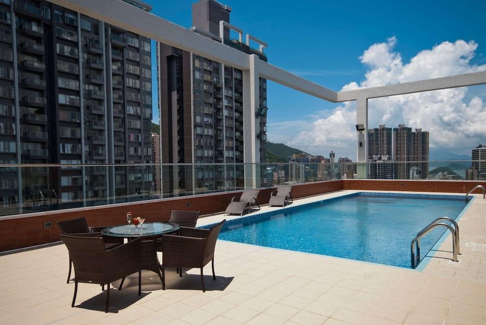 Ramada Hong Kong Harbour View - Pool