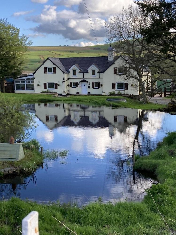 Llwyn Onn Guest House - Featured Image