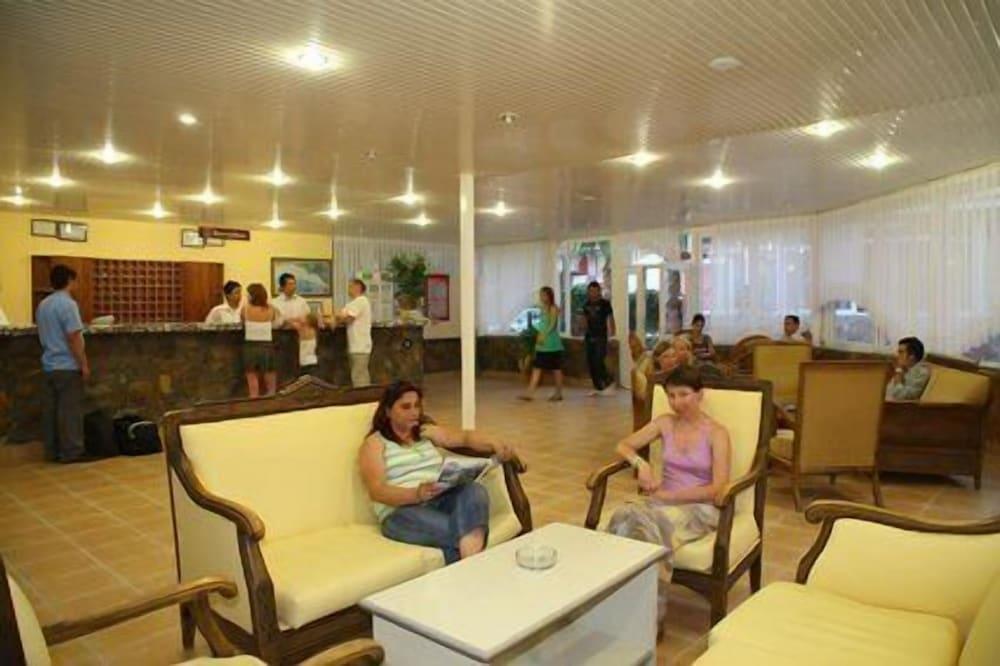 Sunside Beach Hotel - Lobby