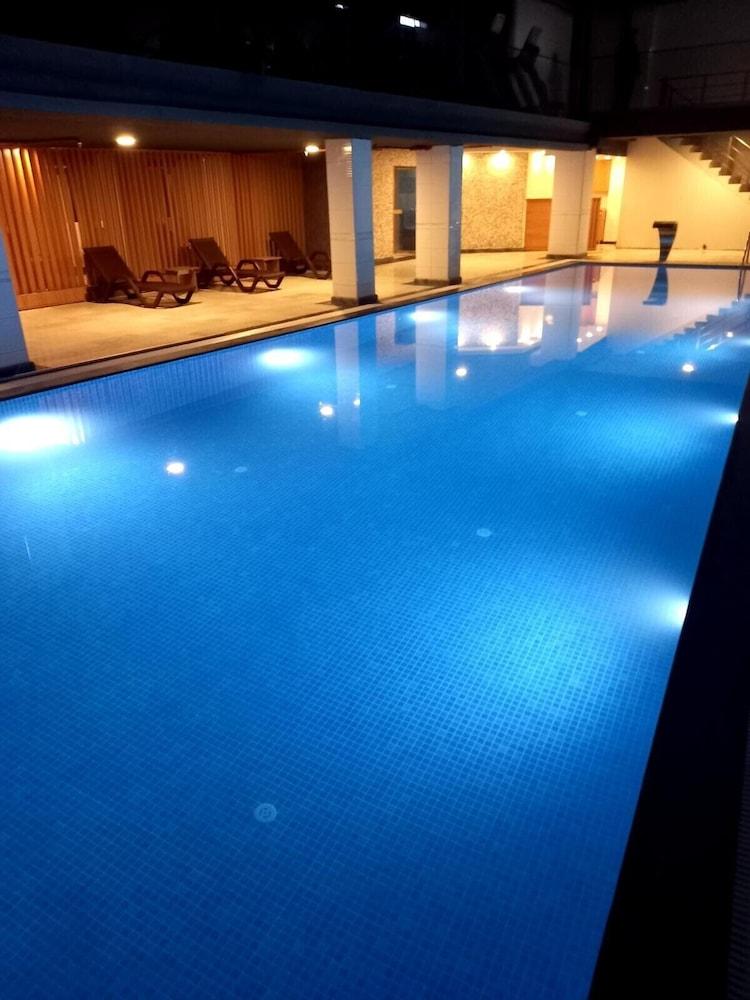جولدن هيل هوتل داون تاون - Indoor Pool