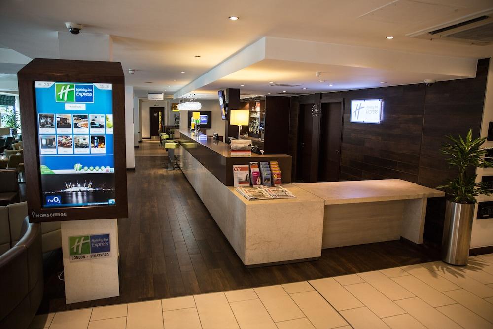Holiday Inn Express London - Stratford, an IHG Hotel - Reception
