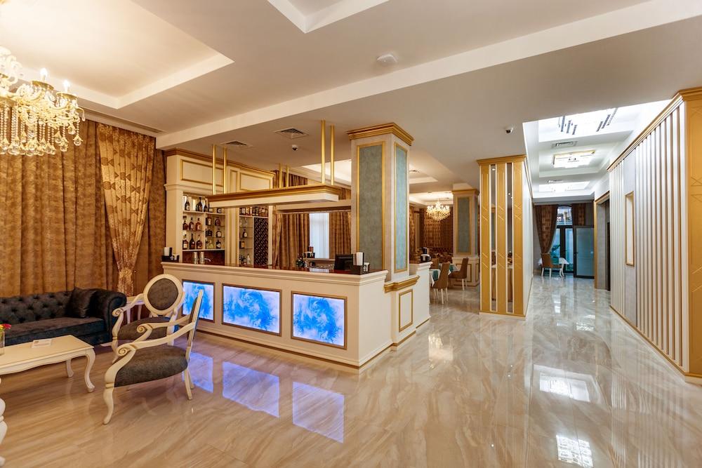 Gold Tbilisi Hotel - Lobby Sitting Area