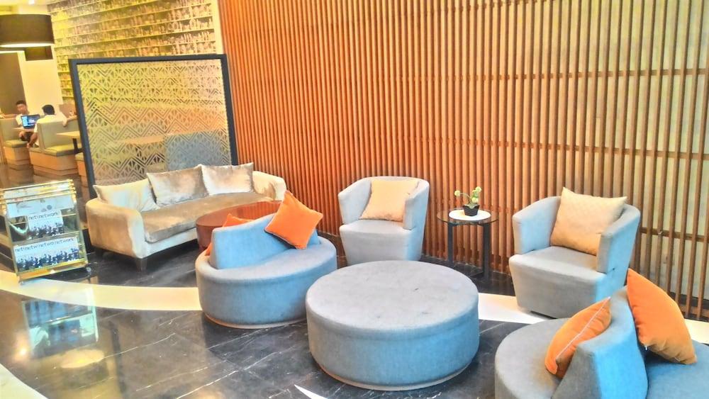 Clay Hotel Jakarta - Lobby Sitting Area