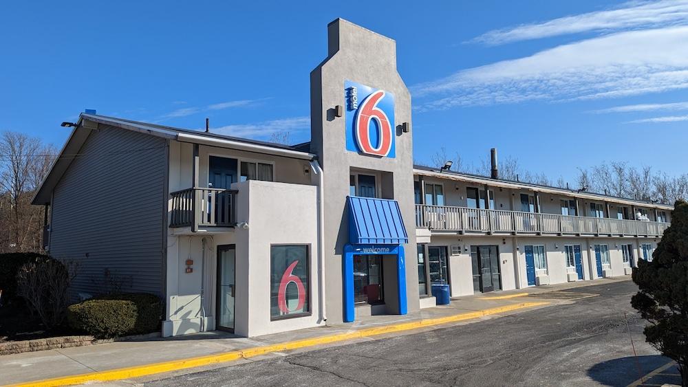 Motel 6 Leominster, MA - Featured Image