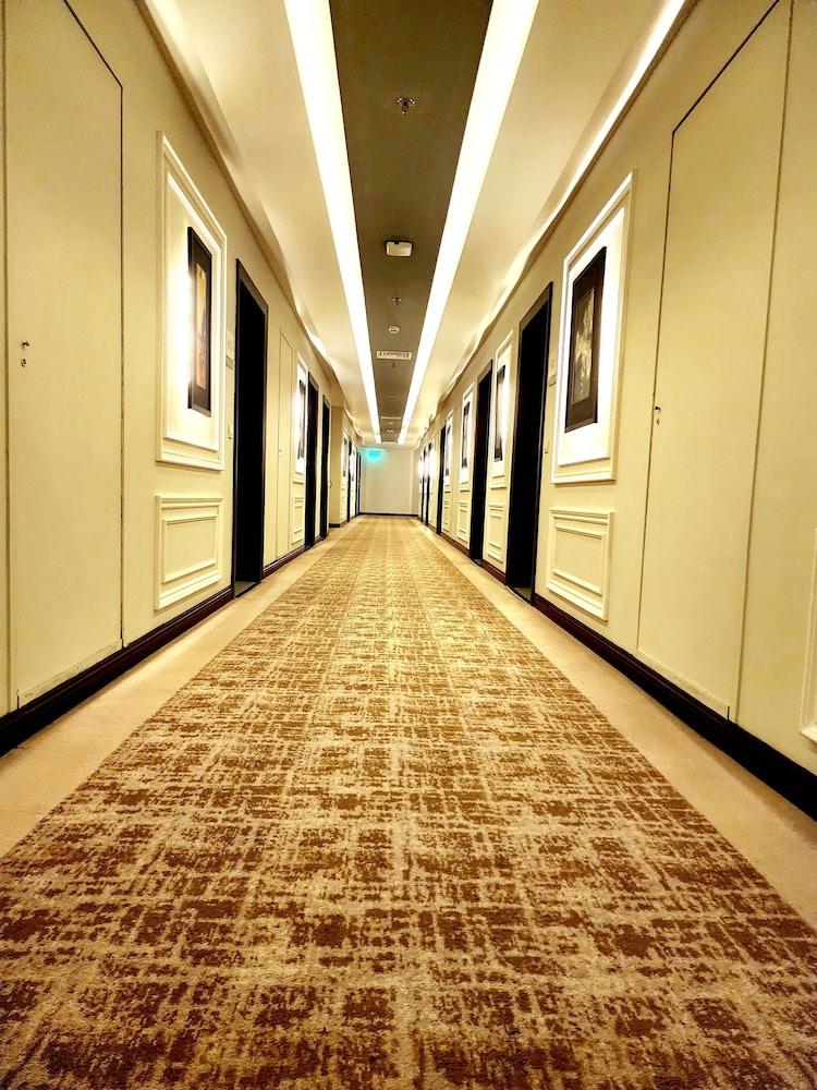Best Western Premier Hotel Gulberg Lahore - Lobby