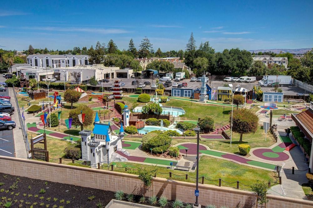 Hampton Inn & Suites Sunnyvale Silicon Valley - Exterior
