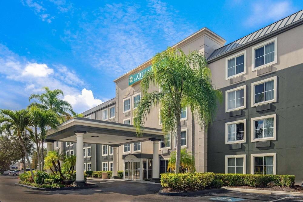 La Quinta Inn & Suites by Wyndham Naples East (I-75) - Featured Image