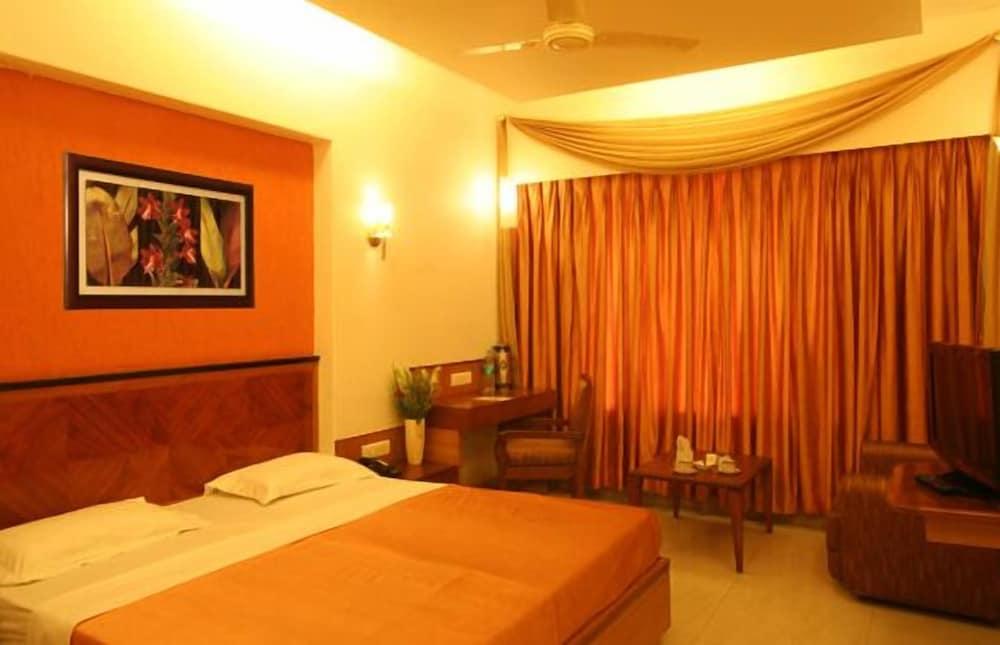 Hotel Dhiraj - Room