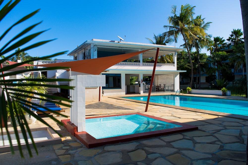 Paradise Resort Apartments - Featured Image