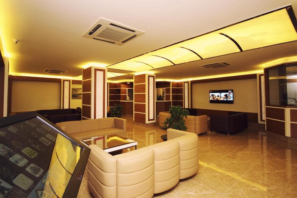Gold Hotel - Lobby