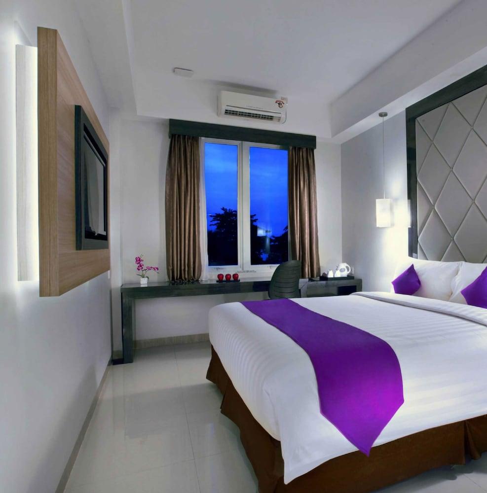 Quest Hotel Balikpapan by ASTON - Featured Image