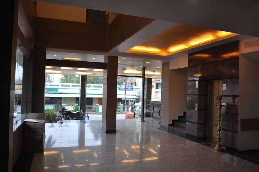 Hotel Tamizh Park - Interior Entrance