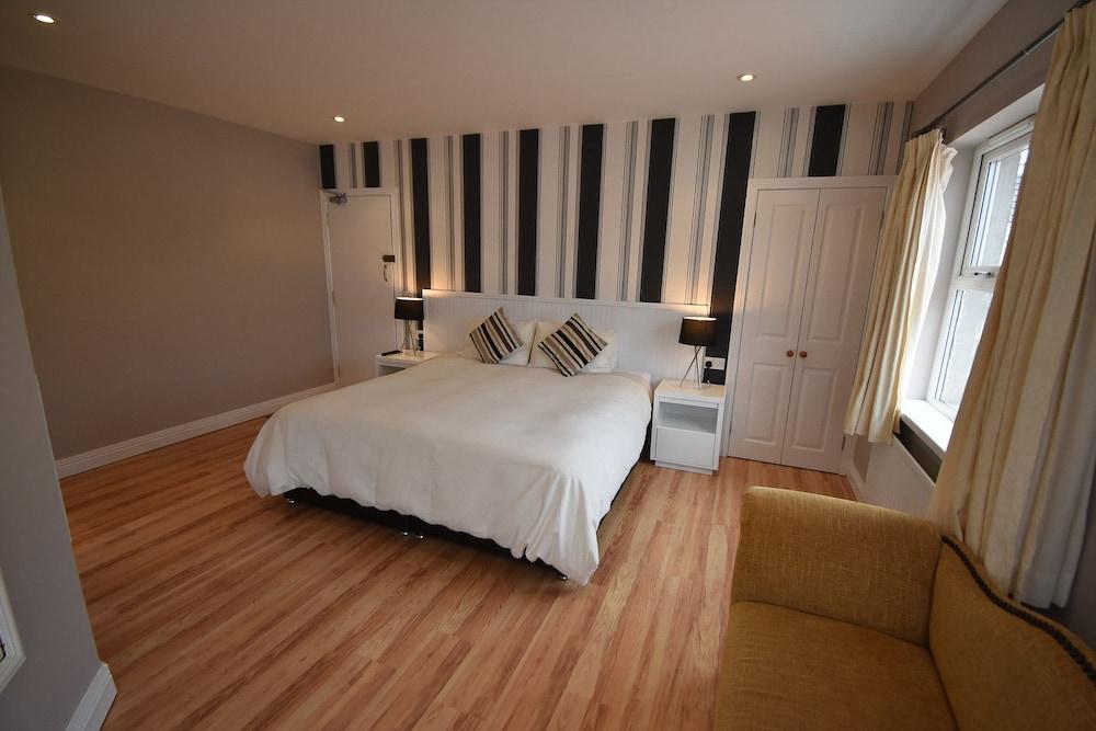 Aaranmore Lodge Bed & Breakfast - Featured Image