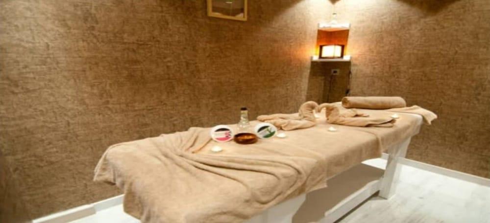 Tk Taxim Hotel - Massage