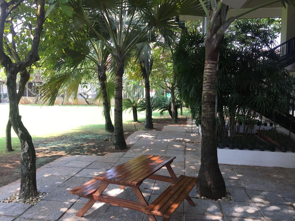 Ramada Resort by Wyndham Kochi - Property Grounds