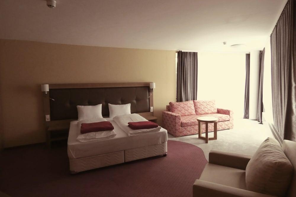 Nashira Kurpark Hotel - Room