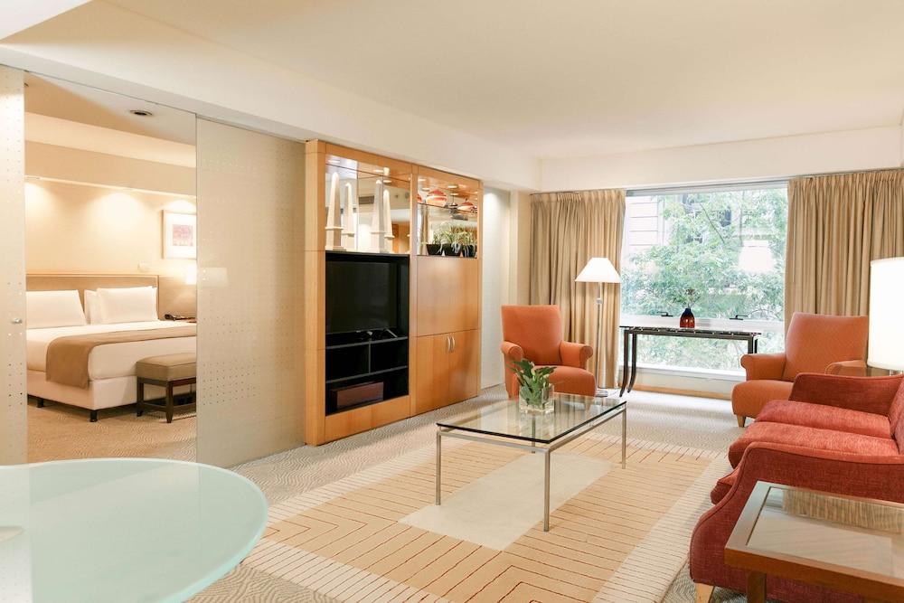DoubleTree by Hilton Buenos Aires - Featured Image