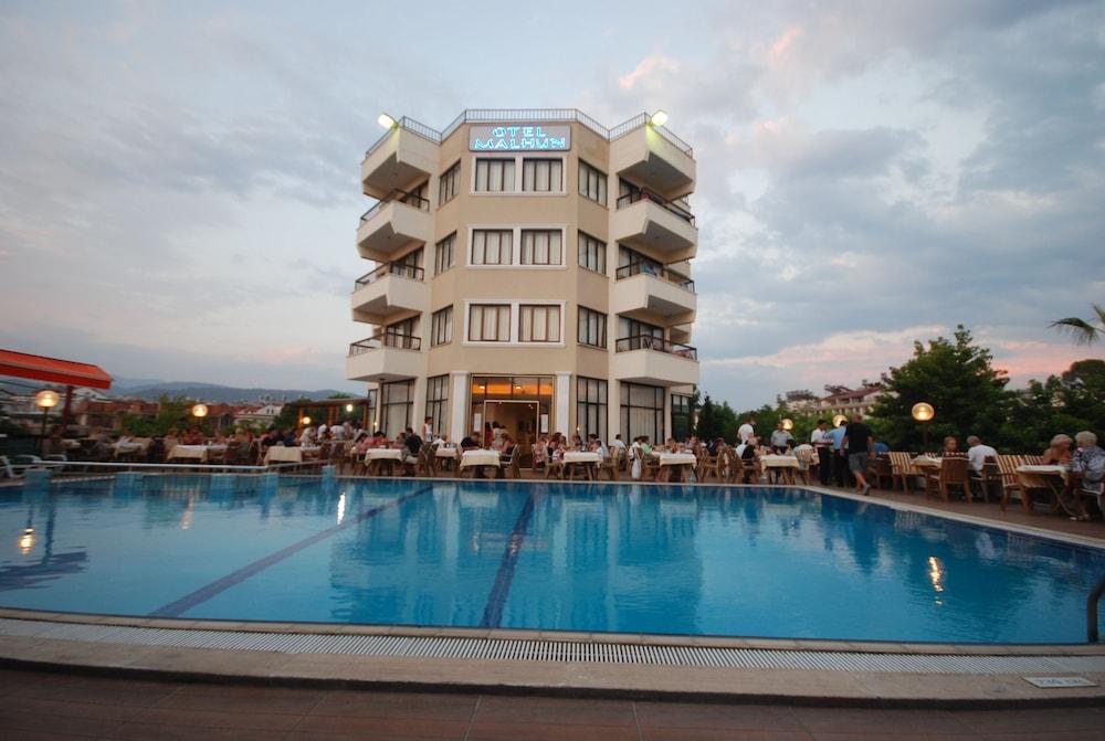Malhun Hotel - Outdoor Pool