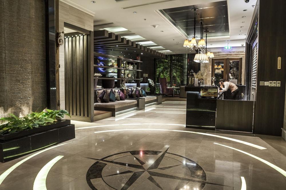The Continent Hotel Sukhumvit / Asok BTS Bangkok by Compass Hospitality - Interior Entrance