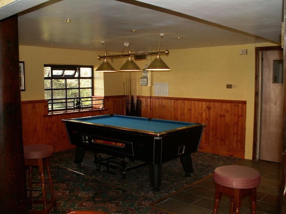 The Sloop Inn - Billiards