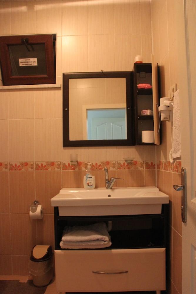 Ozengi Apart Pansiyon - Bathroom