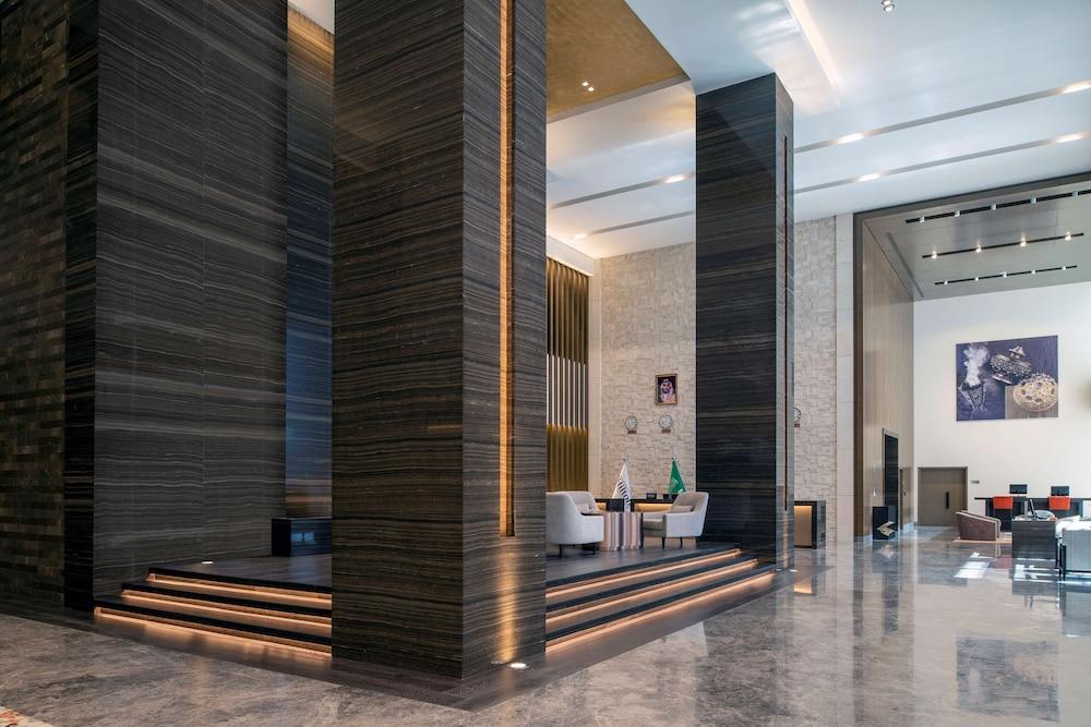 DoubleTree by Hilton Riyadh Financial District - Lobby