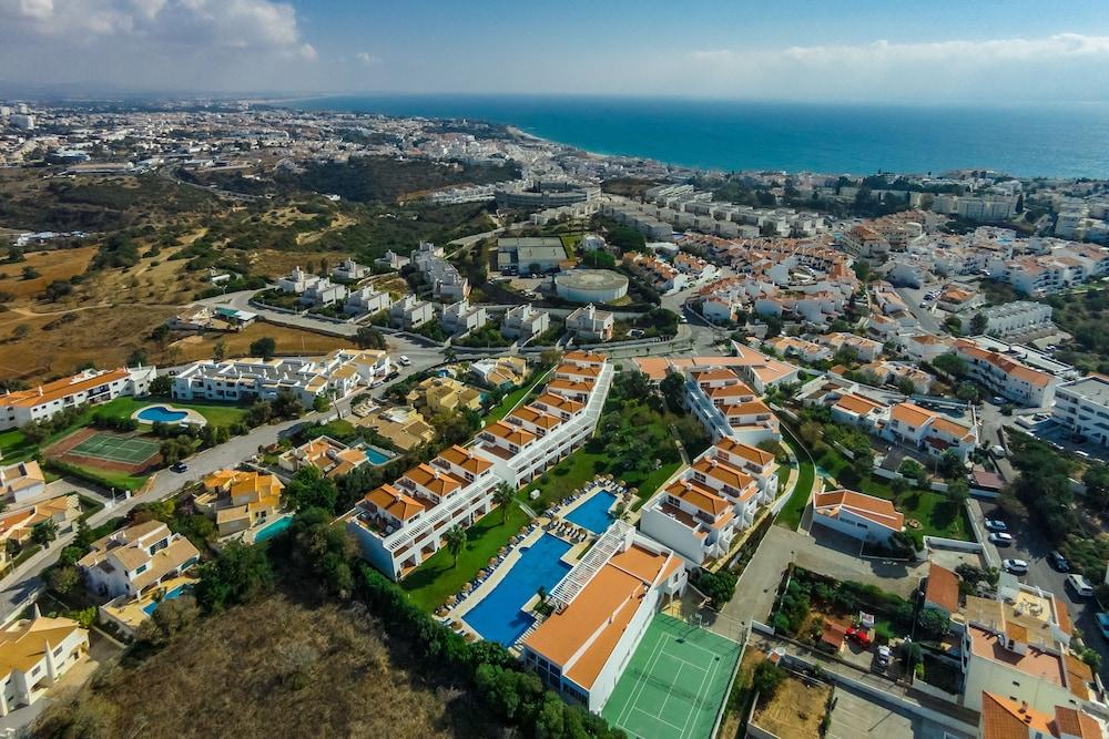 أبارتامينتوس توريستيكوس باتيو فيليدج - Aerial View