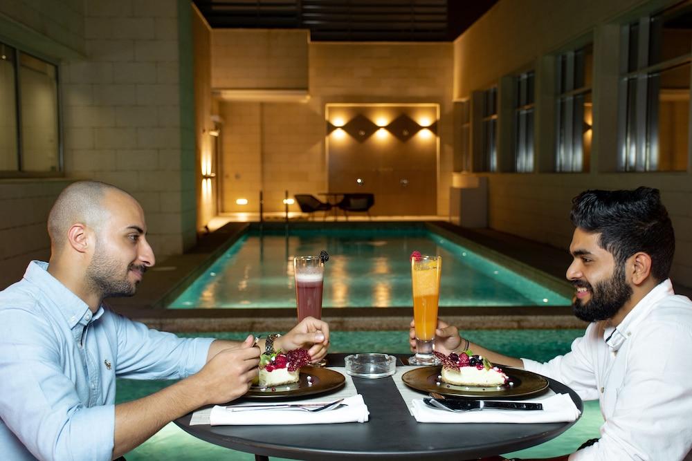 Hyatt House Jeddah Sari Street - Rooftop Pool