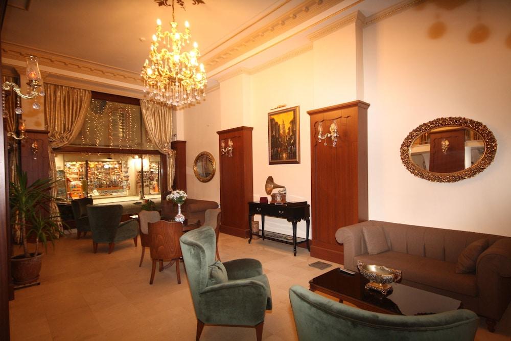 Sirkeci Park Hotel - Lobby Sitting Area