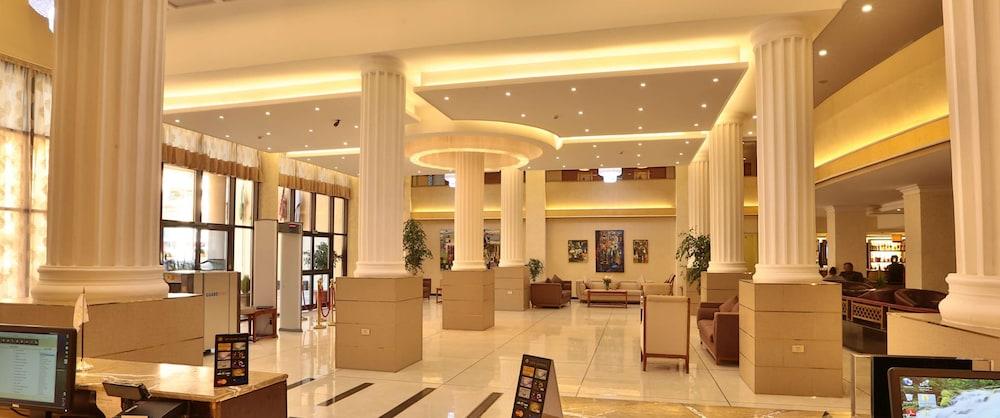 Getfam Hotel - Lobby